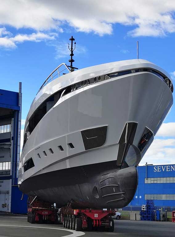 mangusta yacht